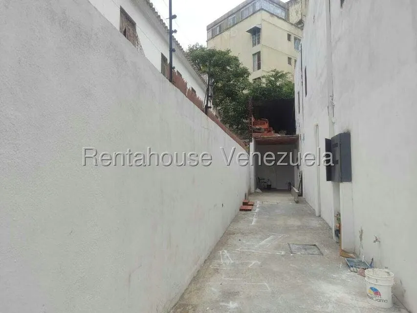 Casa (Duplex) en Venta en San Bernardino, Distrito Metropolitano - 39