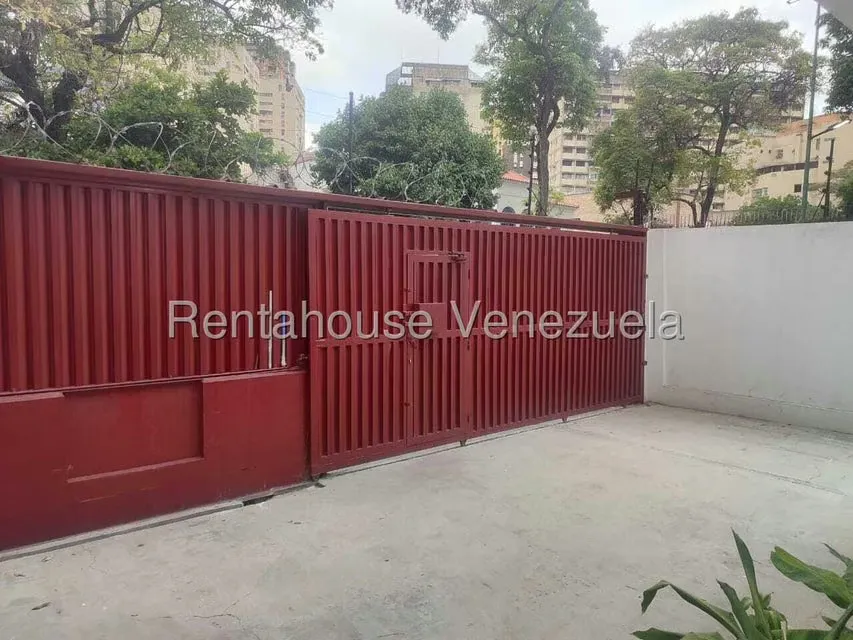 Casa (Duplex) en Venta en San Bernardino, Distrito Metropolitano - 43