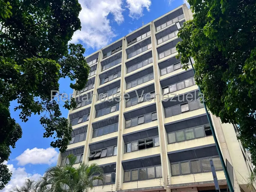 Local Comercial en Alquiler en La Urbina, Distrito Metropolitano - 2