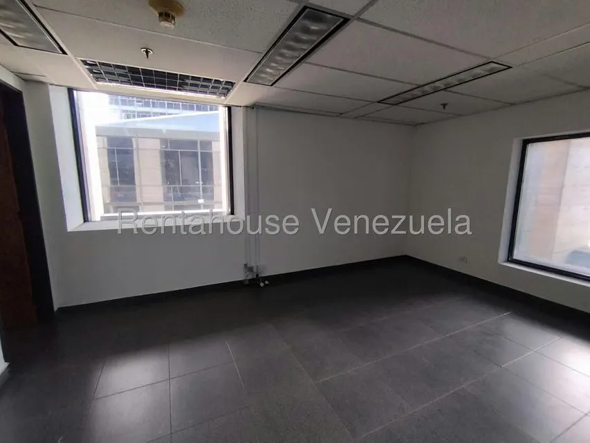 Oficina en Alquiler en Plaza Venezuela, Distrito Metropolitano - 14