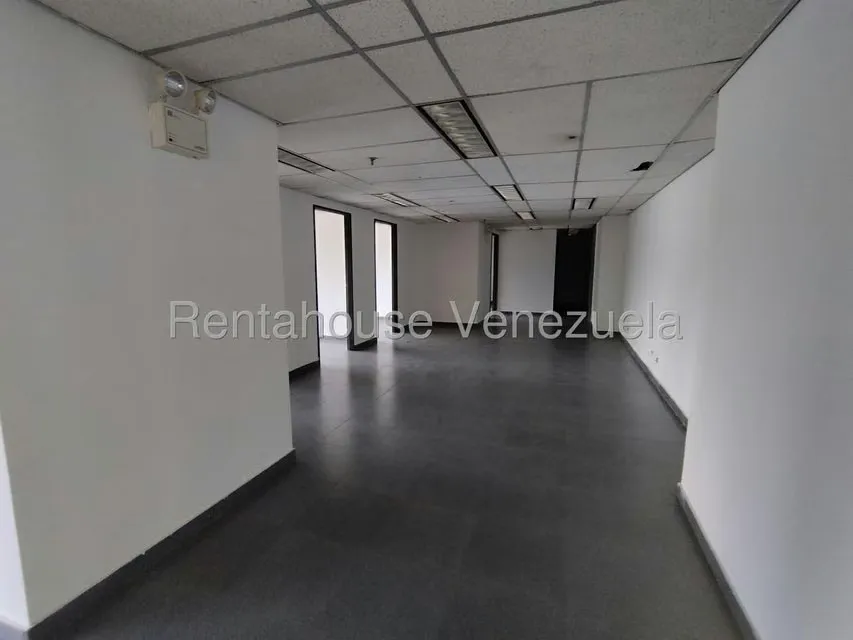 Oficina en Alquiler en Plaza Venezuela, Distrito Metropolitano - 3