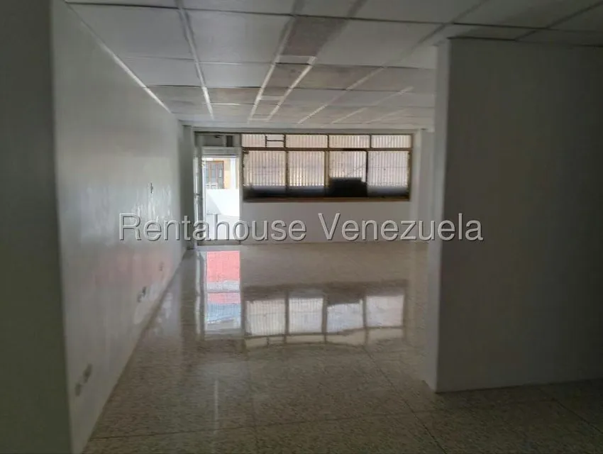 Local Comercial en Alquiler en Parroquia Santa Teresa, Distrito Metropolitano