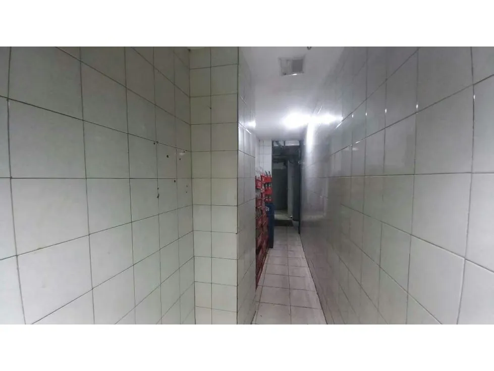 Se alquila local comercial 70m2 Av. Lecuna 4314 - 18