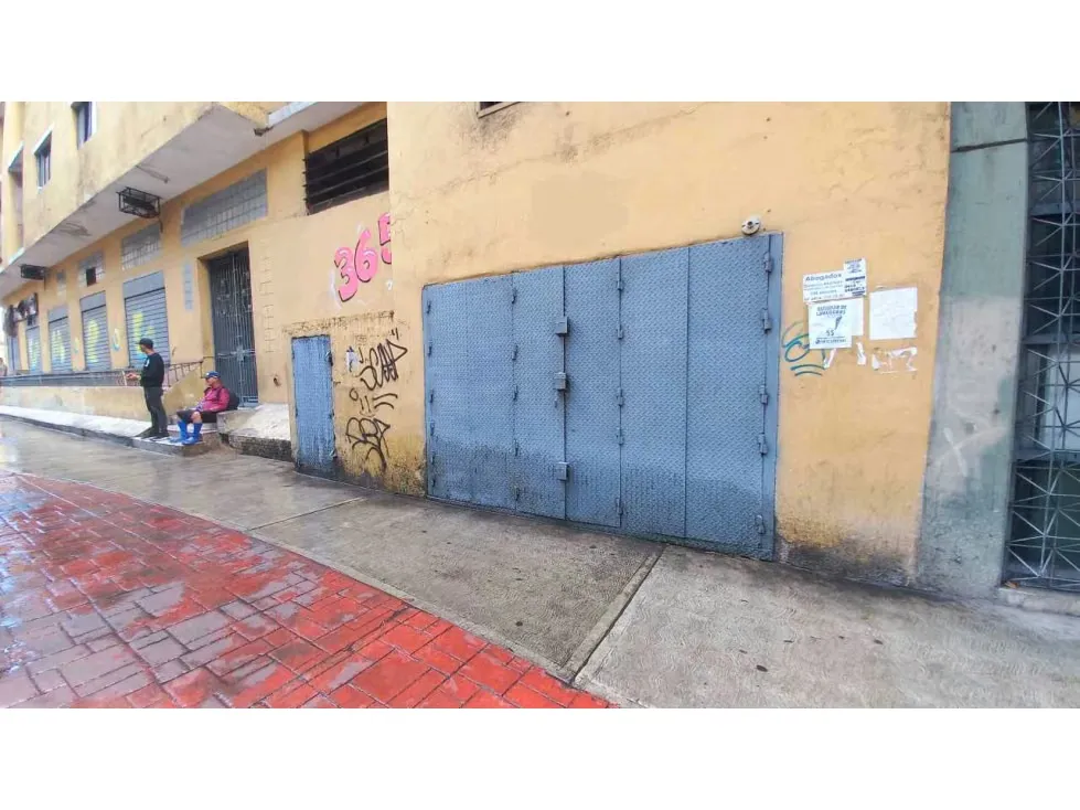 Se alquila local comercial 70m2 Av. Lecuna 4314 - 19