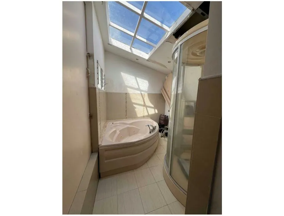 Se vende casa 850m2 Prados del Este 9859 - 19