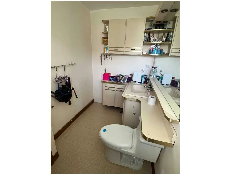 Se vende casa 850m2 Prados del Este 9859 - 28