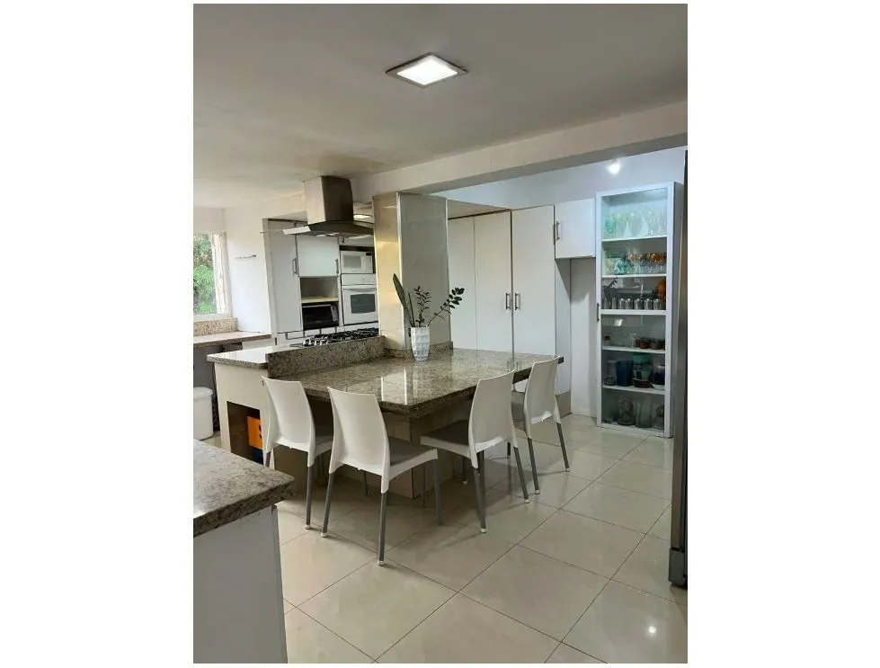 Se vende casa 850m2 Prados del Este 9859 - 4