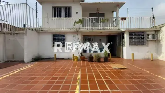 EN VENTA Casa comercial [Antiguo HOTEL ACUARIO] ubicada en Dr. Portillo