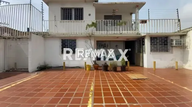EN VENTA Casa comercial [Antiguo HOTEL ACUARIO] ubicada en Dr. Portillo