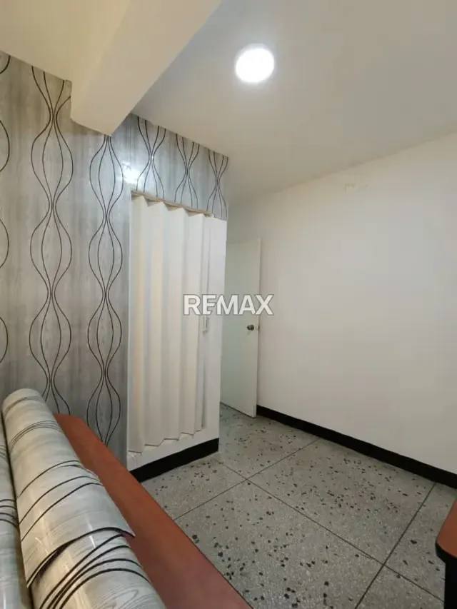 CONSULTORIO EN ALQUILER EN AV LIBERTADOR 3