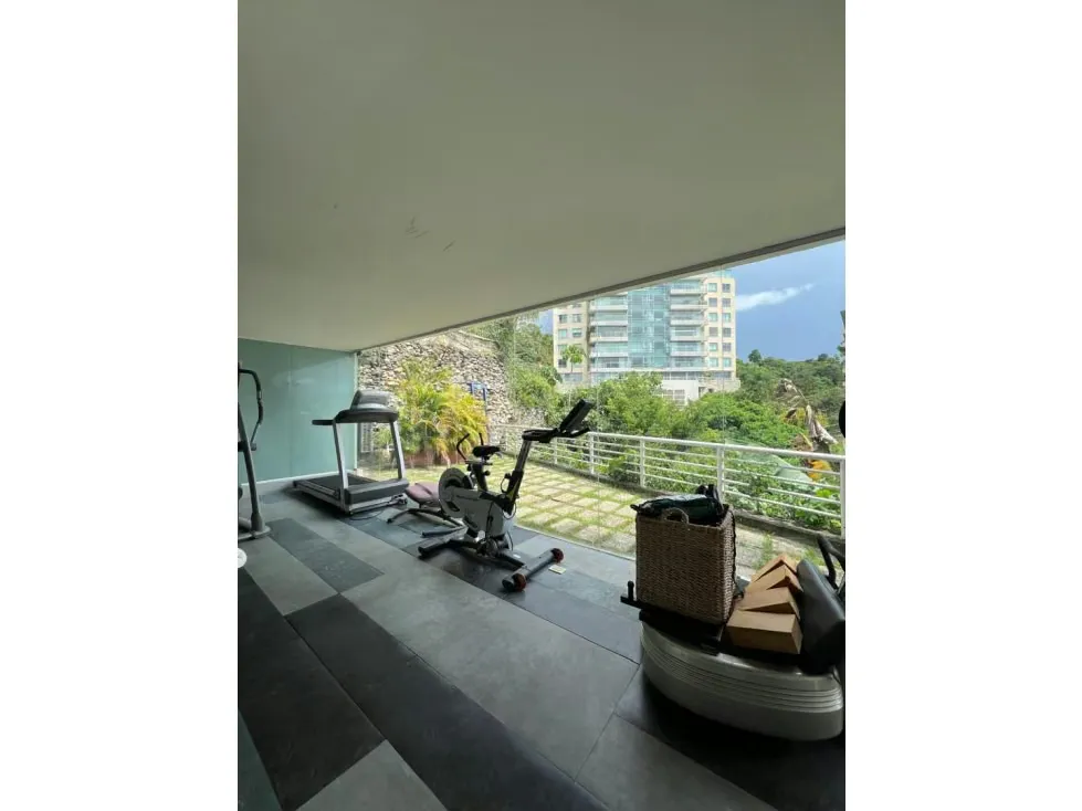 Se vende casa 1200m2 Lomas de Las Mercedes 4216 - 16