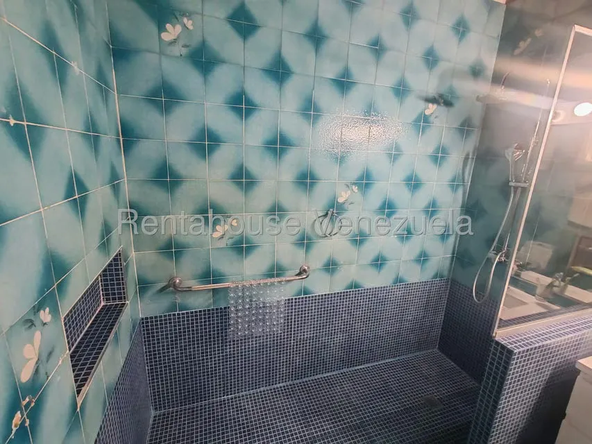 Casa (Duplex) en Venta en Macaracuay, Distrito Metropolitano - 56