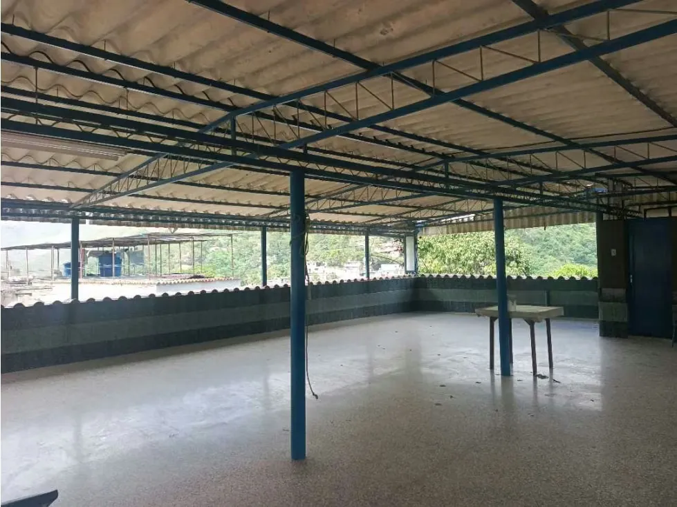 se vende casa multifamiliar 170m2 Macarao 2937 - 82