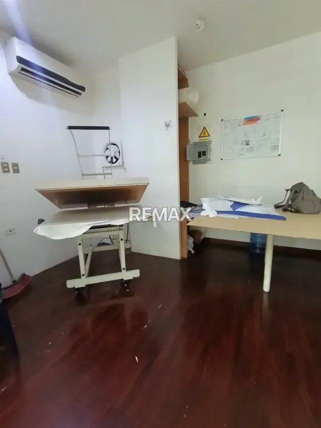 LOCAL COMERCIAL EN ALQUILER - 11