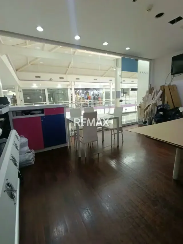 LOCAL COMERCIAL EN ALQUILER - 10