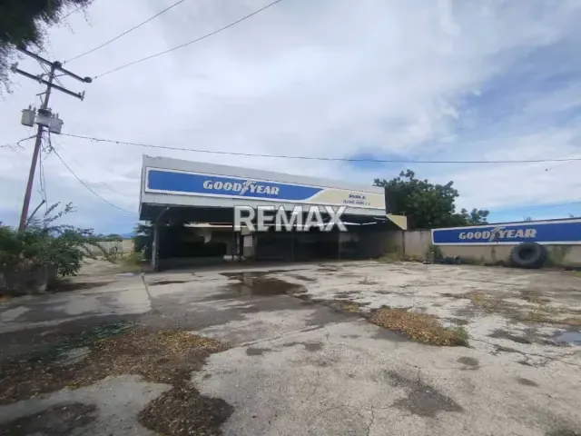 Galpón tienda cauchera