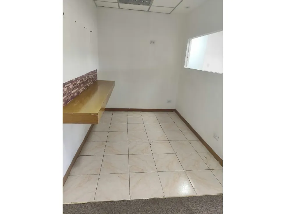 OFICINA ALQUILER 85 MTS2 TORRE BAZAR BOLÍVAR - 11