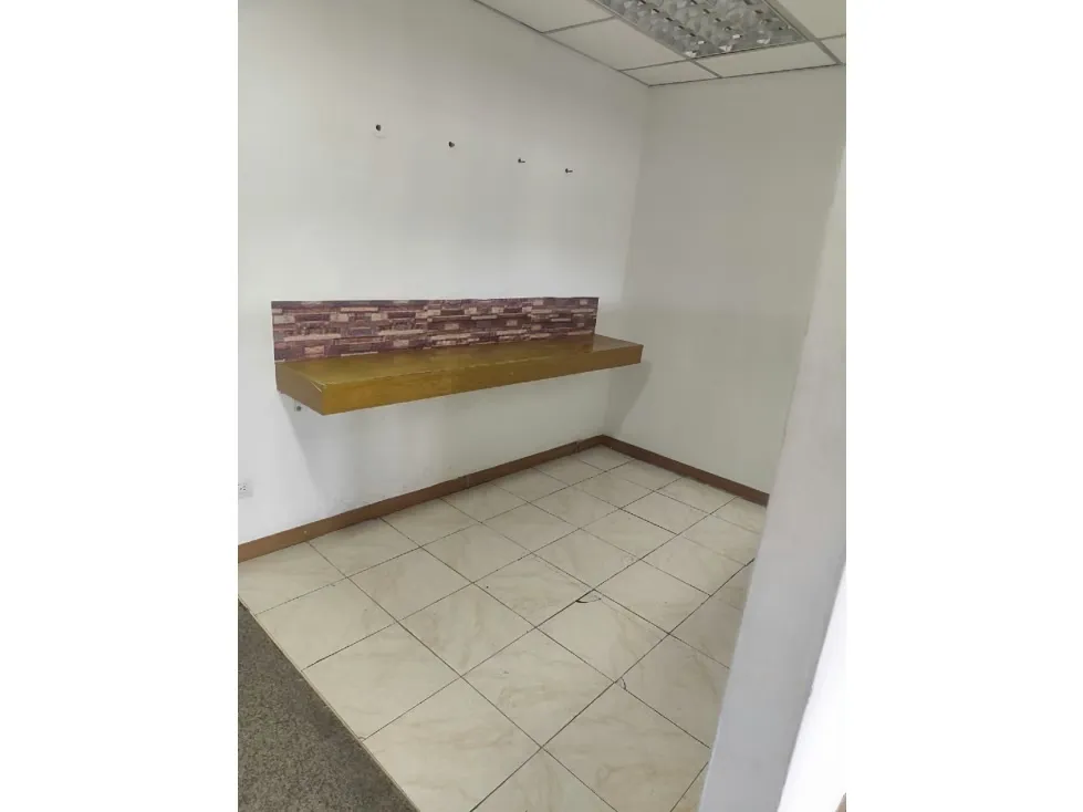 OFICINA ALQUILER 85 MTS2 TORRE BAZAR BOLÍVAR - 12