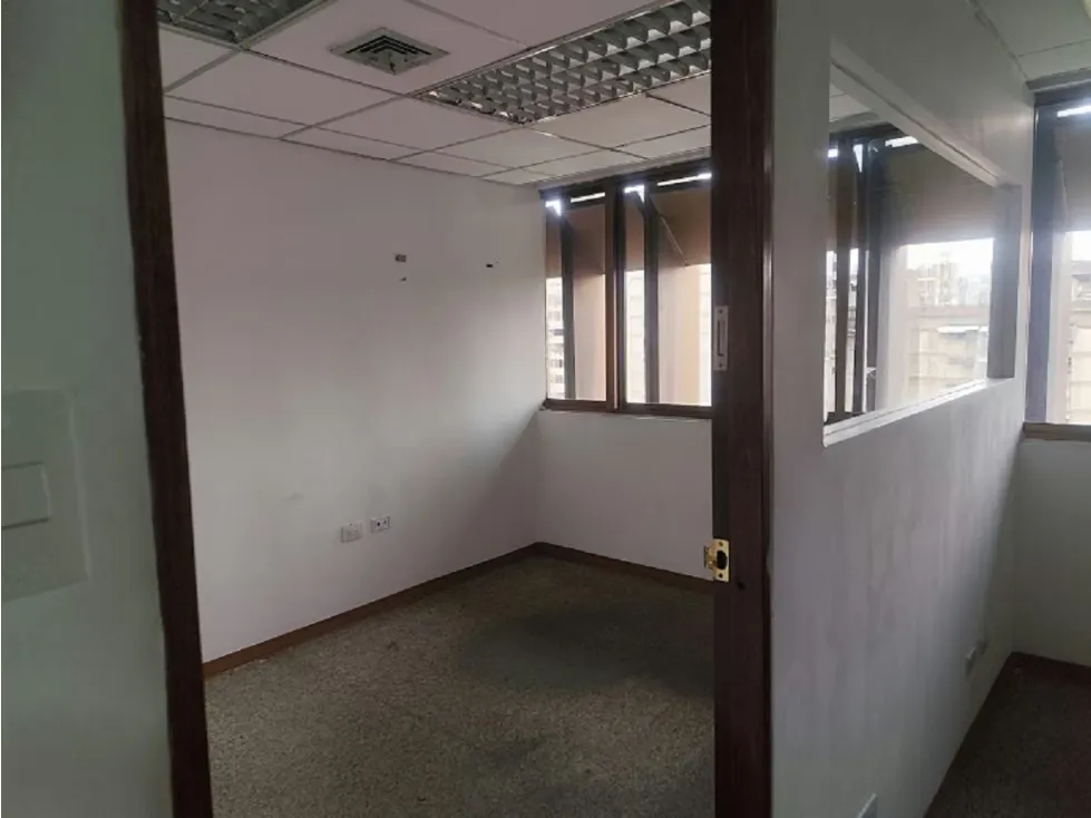 OFICINA ALQUILER 85 MTS2 TORRE BAZAR BOLÍVAR - 3