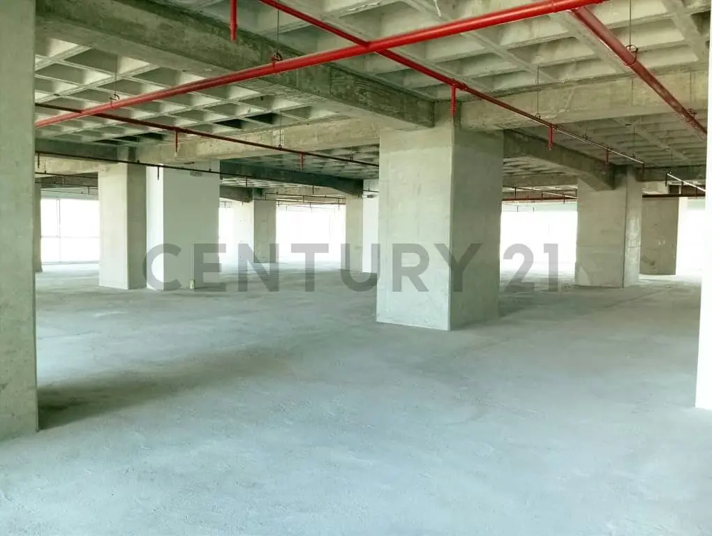 Oficina en Venta en Centro Empresarial La Esmeralda en Campo Alegre - 12