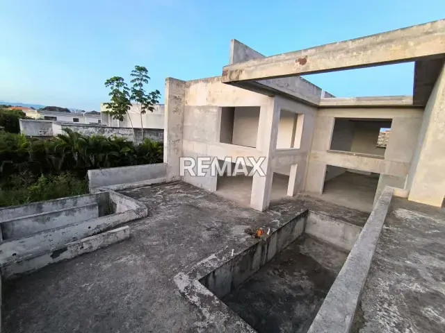 En Venta Amplia Casa en Obra Gris en Urbanización San Miguel, Primera Etapa, Maturín, Estado Monagas - 3