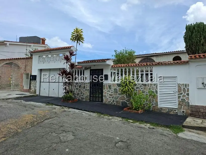 Casa (Multipes Niveles) en Venta en La Rosaleda, Miranda