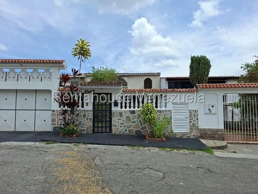 Casa (Multipes Niveles) en Venta en La Rosaleda, Miranda - 2