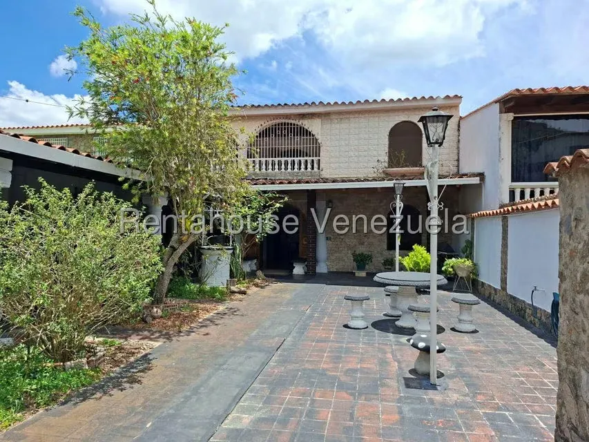 Casa (Multipes Niveles) en Venta en La Rosaleda, Miranda - 3