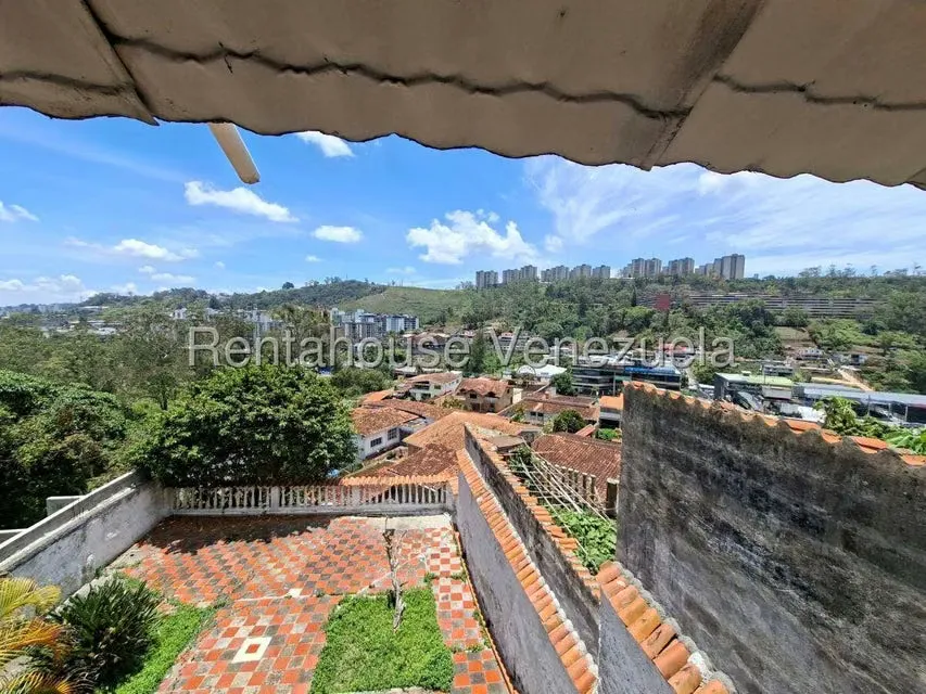 Casa (Multipes Niveles) en Venta en La Rosaleda, Miranda - 24