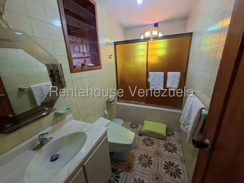 Casa (Multipes Niveles) en Venta en La Rosaleda, Miranda - 48