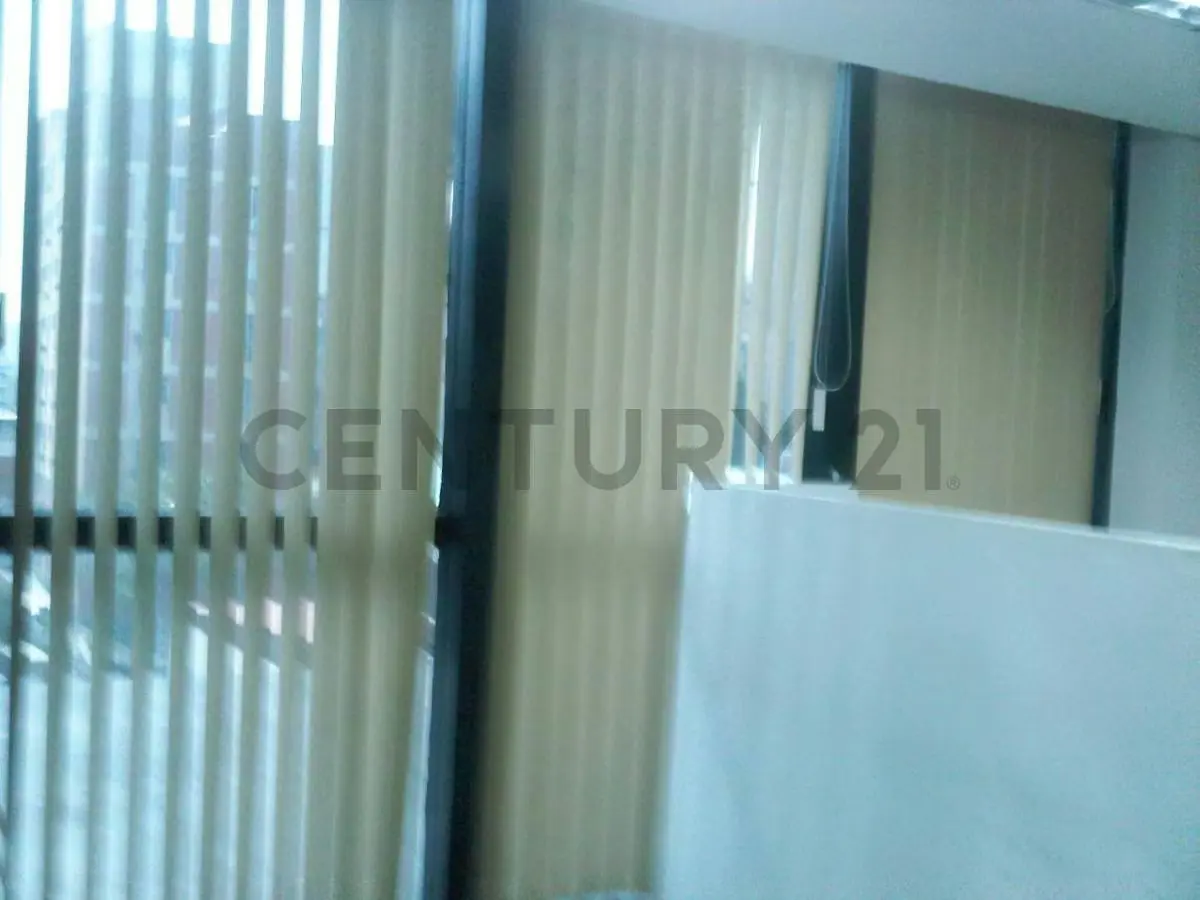 Se vende oficina en Sabana Grande Yep - 12