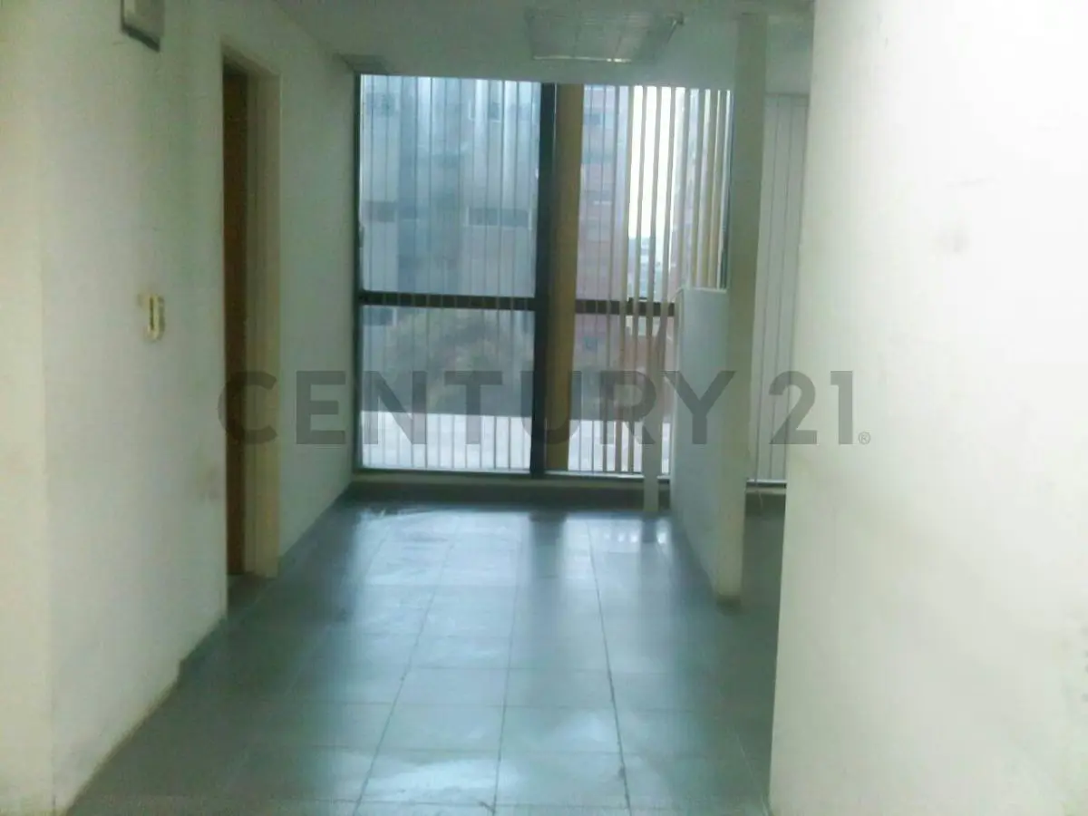 Se vende oficina en Sabana Grande Yep - 13