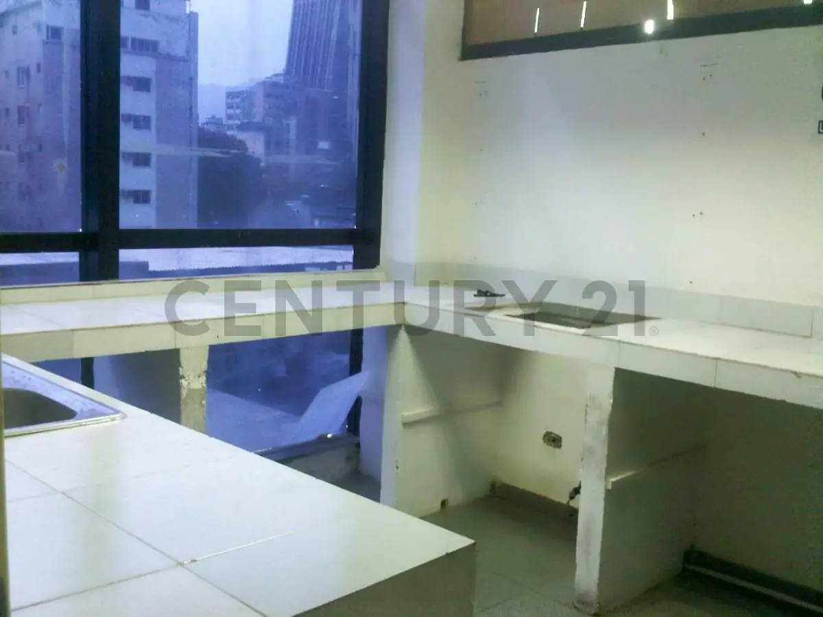 Se vende oficina en Sabana Grande Yep - 3