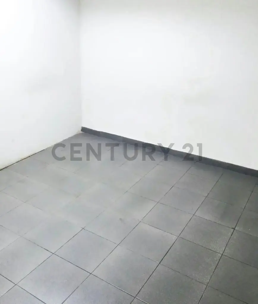 Se vende oficina en Sabana Grande Yep - 9
