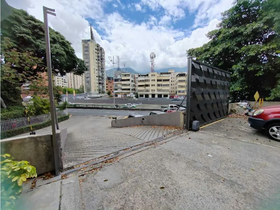 Se alquila local 121m2 El Recreo 3549 - 13