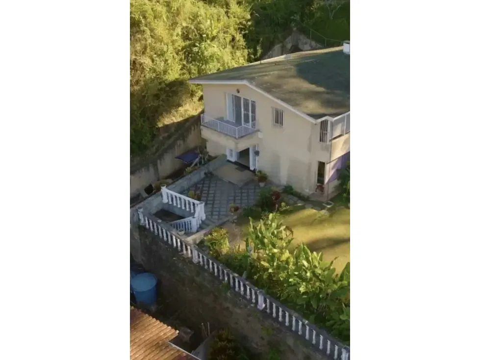 Urb.El Placer Baruta VENDO casa 450m2 con jardín y bella vista (mogo)