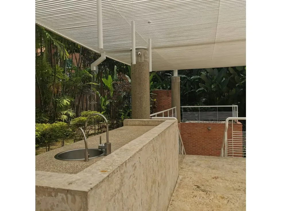 Alquilo Apartamento en Campo Alegre $8.000 - 11