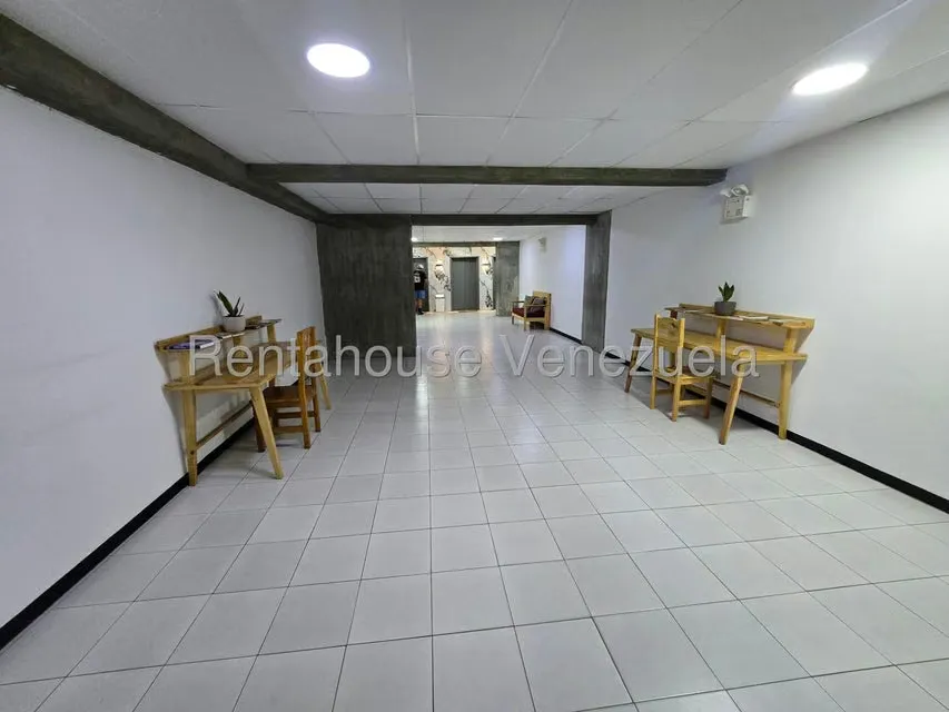 Apartamento (1 Nivel) en Venta en Mariperez, Distrito Metropolitano - 2