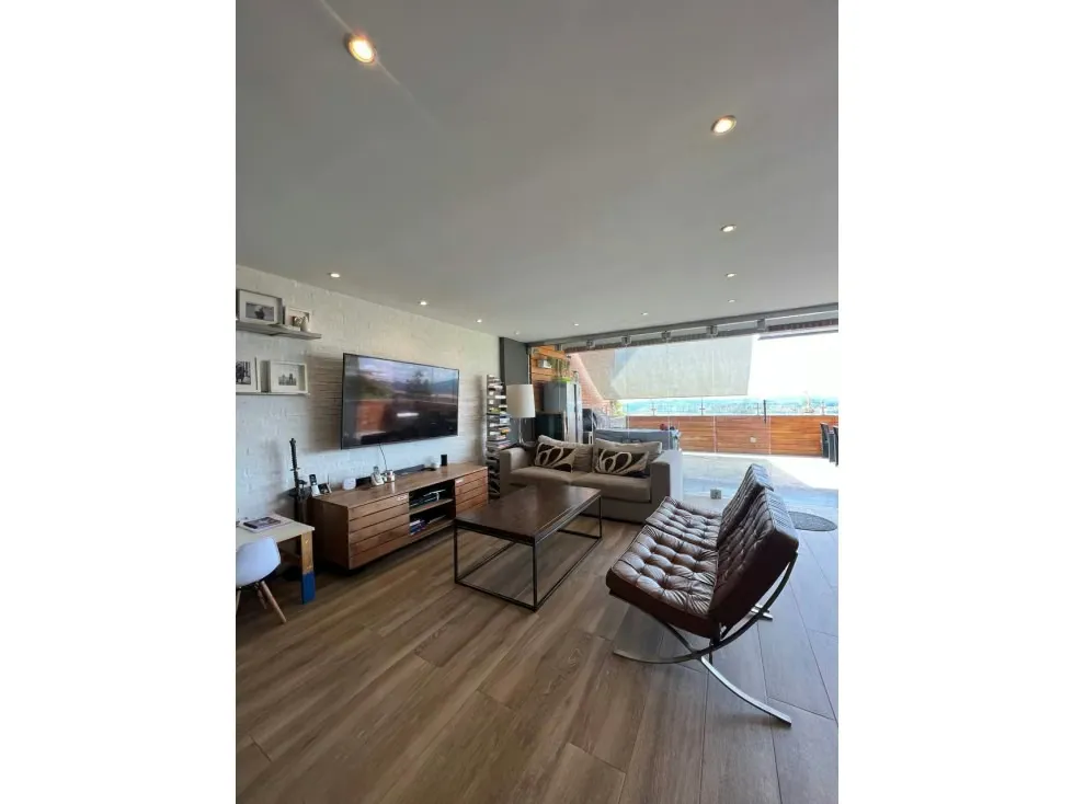 Apartamento Duplex en Venta en Loma Linda 3H/ 3B/ 3P/ 1M