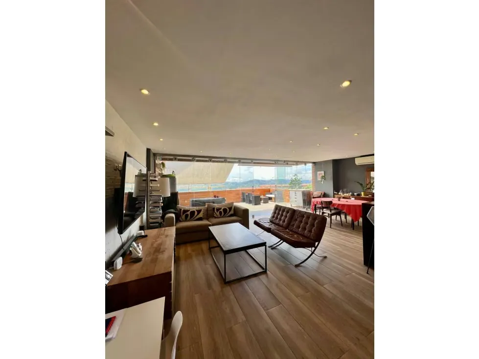 Apartamento Duplex en Venta en Loma Linda 3H/ 3B/ 3P/ 1M - 2