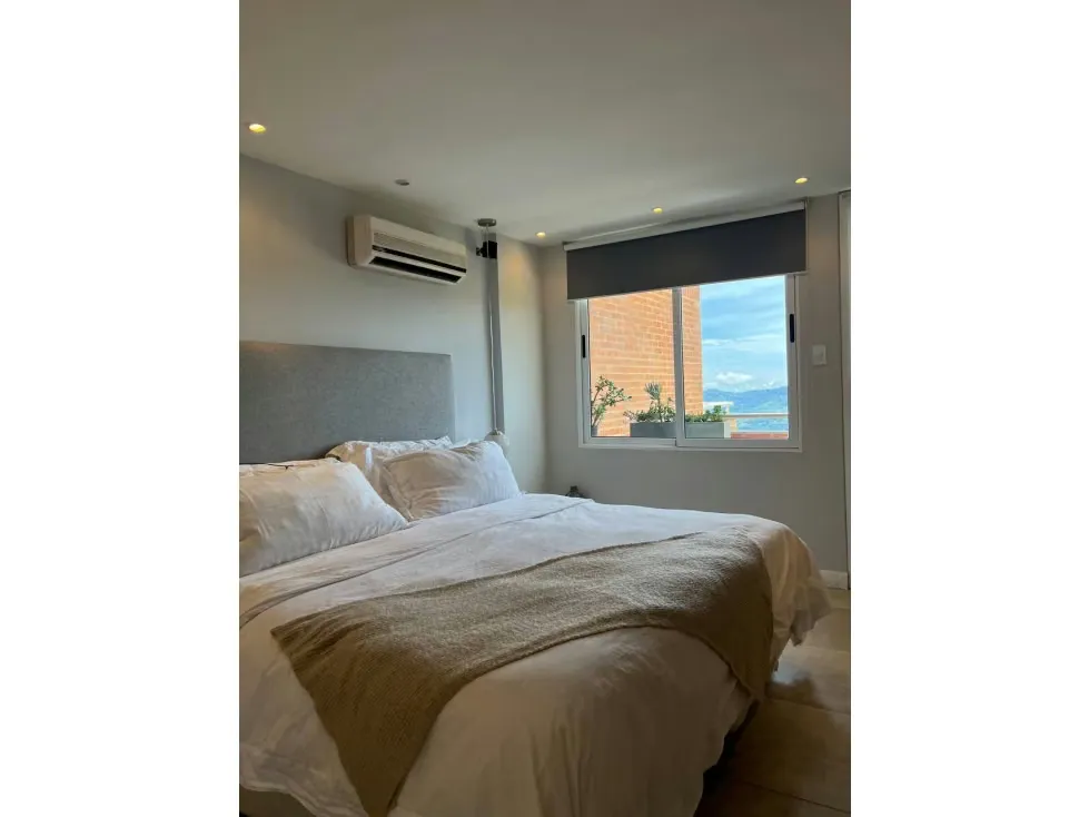 Apartamento Duplex en Venta en Loma Linda 3H/ 3B/ 3P/ 1M - 21