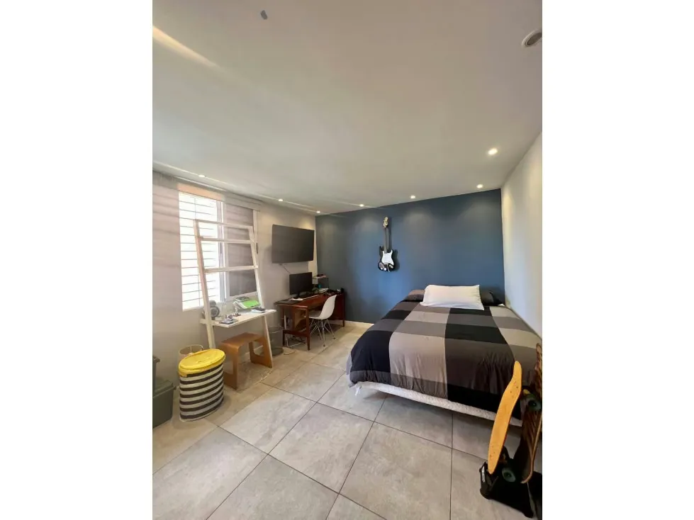 Apartamento Duplex en Venta en Loma Linda 3H/ 3B/ 3P/ 1M - 25