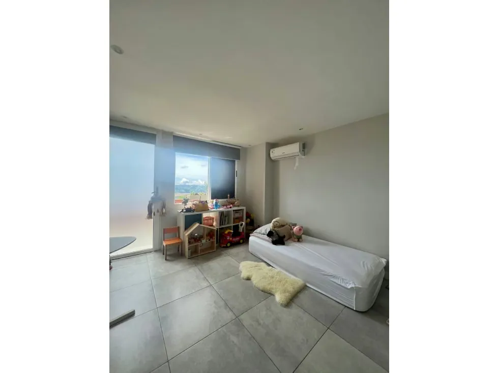 Apartamento Duplex en Venta en Loma Linda 3H/ 3B/ 3P/ 1M - 28