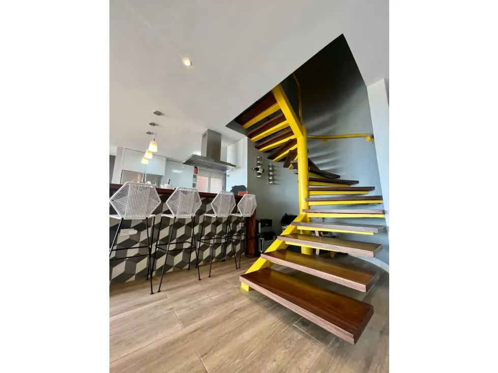 Apartamento Duplex en Venta en Loma Linda 3H/ 3B/ 3P/ 1M - 9