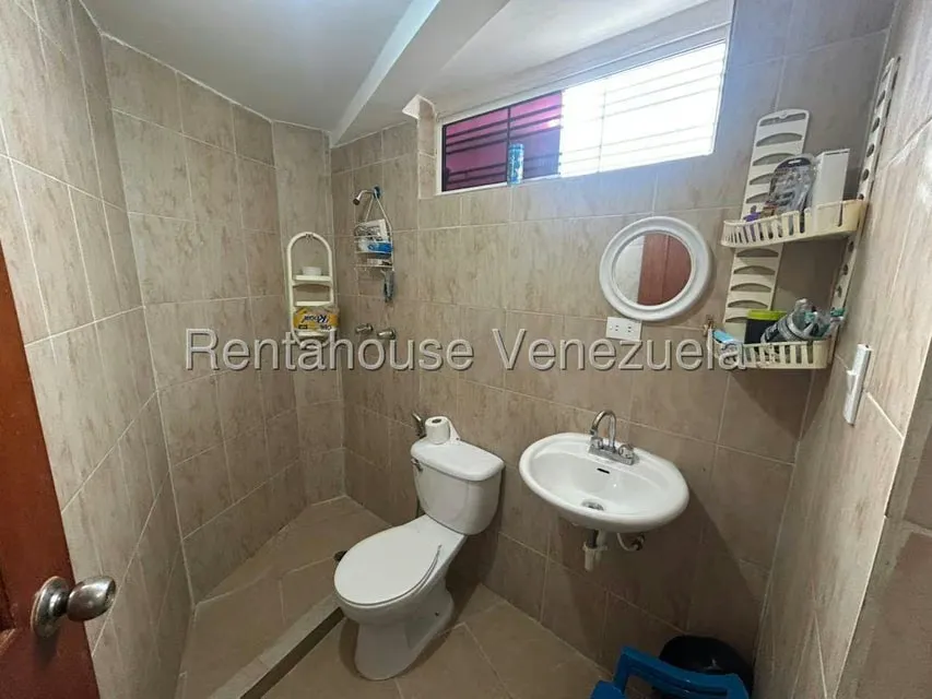Casa (Duplex) en Venta en Villas Del Golf Plaza, Lara - 24