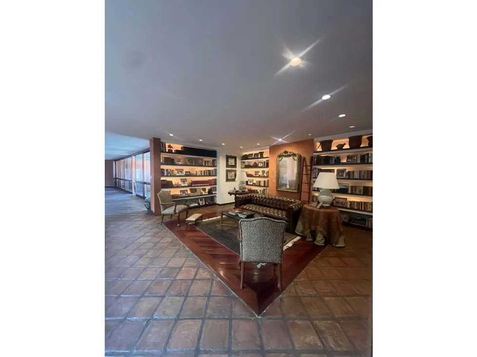 Vendo/Alquilo Casa 1843m2 Lomas del Mirador 6787 - 12