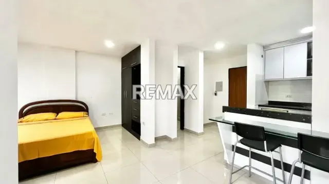 En ALQUILER Amoblado y Equipado . Apartamento Tipo estudio Resd. Pinar suite