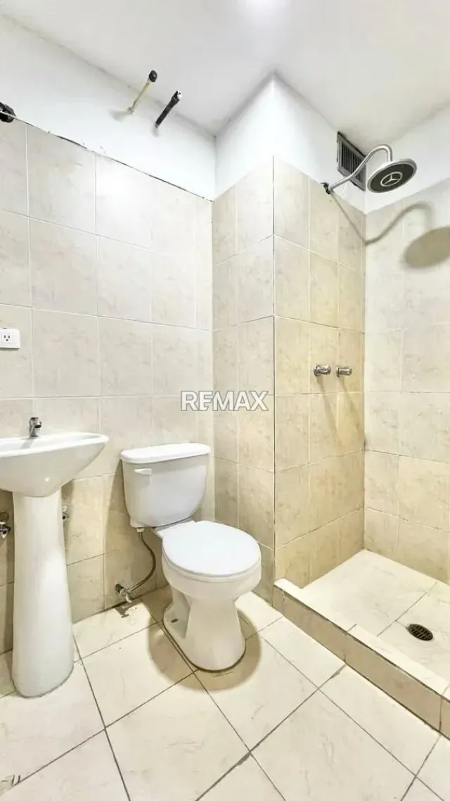 En ALQUILER Amoblado y Equipado . Apartamento Tipo estudio Resd. Pinar suite - 2