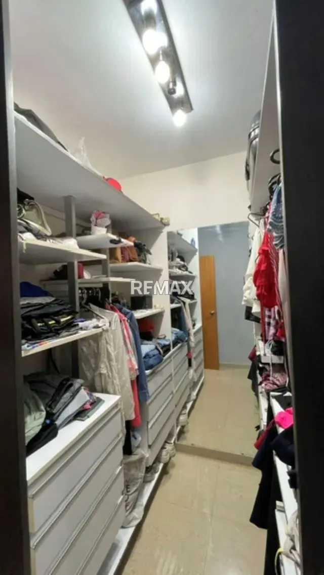 CASA EN VENTA CIUDAD ROCA Lujo y Comodidad al Este de Barquisimeto - 6
