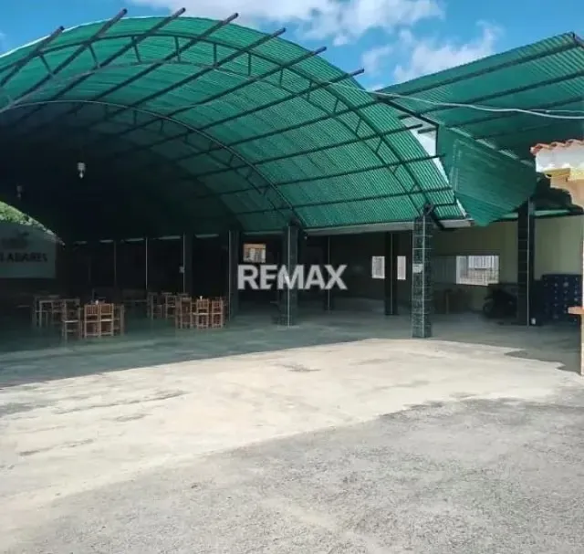 EN VENTA LOCAL COMERCIAL EN ARENALES MUNICIPIO TORRES - 2